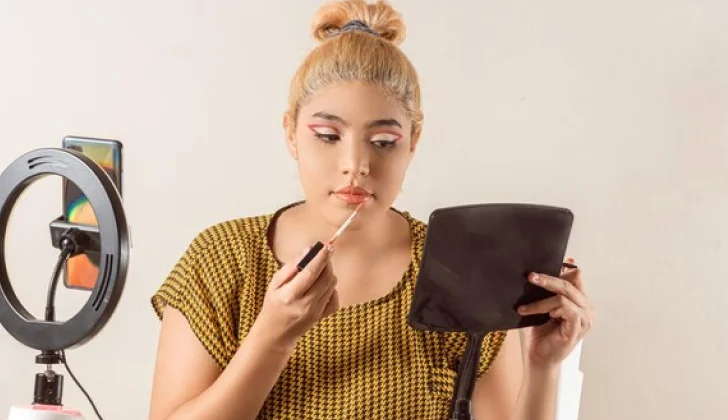 a beauty influencer