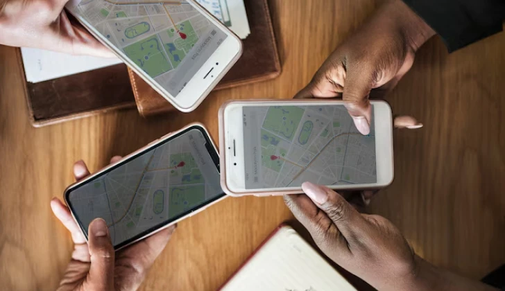people sharing their locations