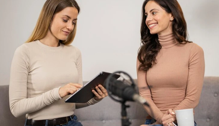 two influencers communicating