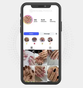 Instagram account ChicNailArt (19.1k Followers)
